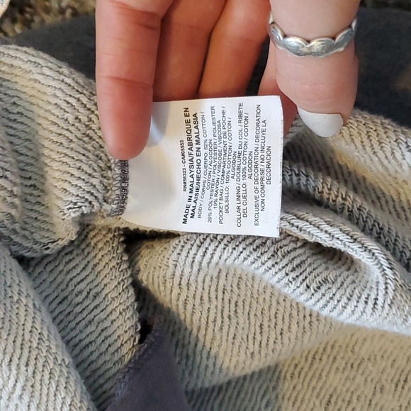 Nike gray sweatshirt with kangaroo pocket and extra zipper pocket XS - Picture 12 of 13